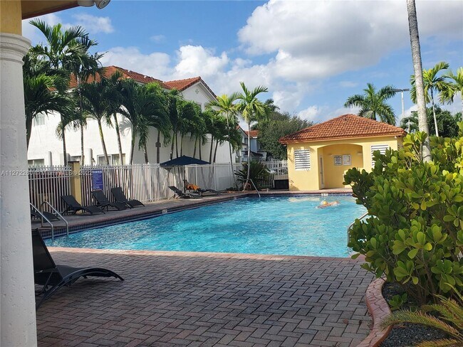 Foto del edificio - 5470 NW 107th Ave  811 Doral Fl 33178