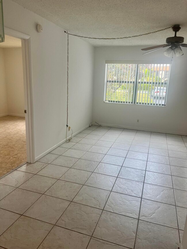 Foto del edificio - 7178 Golf Colony Ct
