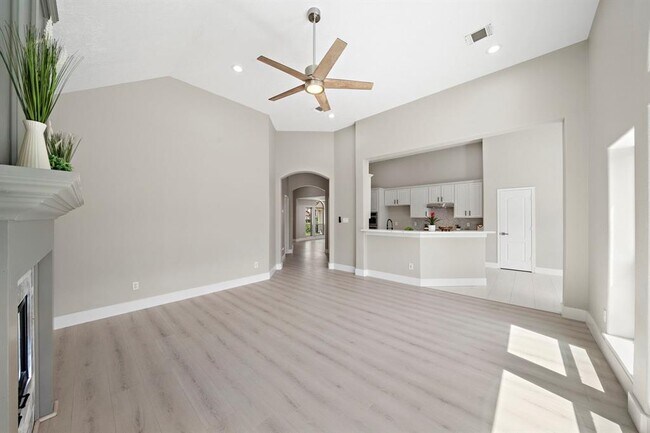 Foto del edificio - 2619 Cedarmoor Ct