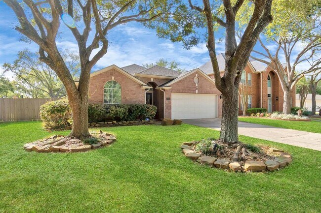 Building Photo - 1303 Raintree Cir
