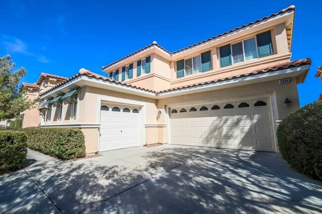 Foto del edificio - INCREDIBLE 4 BEDROOM IN GUARD GATED COMMUN...