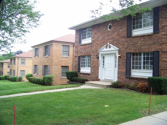 Building Photo - Longfellow Gardens Apartment Homes