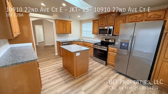 Building Photo - 10910 22nd Ave Ct E