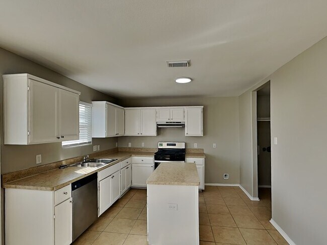 Foto del edificio - 3914 Ridge Canyon Rd