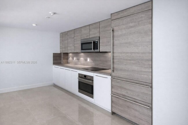 Building Photo - 400 Sunny Isles Blvd
