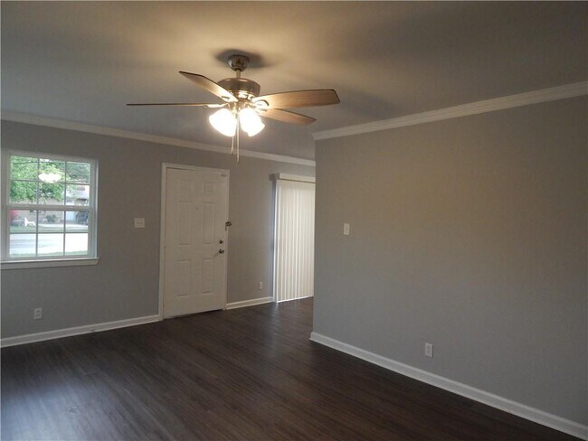 Building Photo - 8901 Tronewood Dr