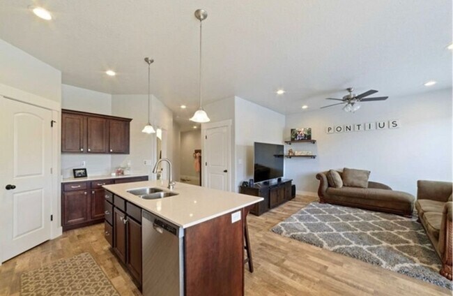 Foto del edificio - 52 N 2000 W