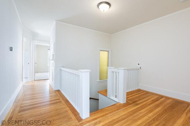 Building Photo - 2 bedroom in San Francisco CA 94123