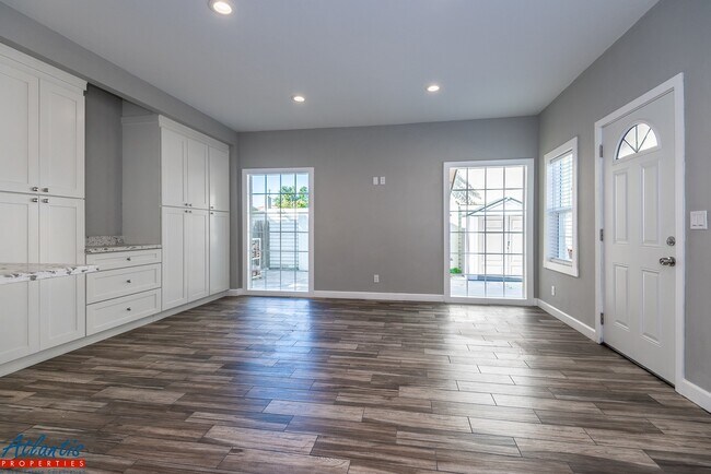 Building Photo - 855 N 13th St