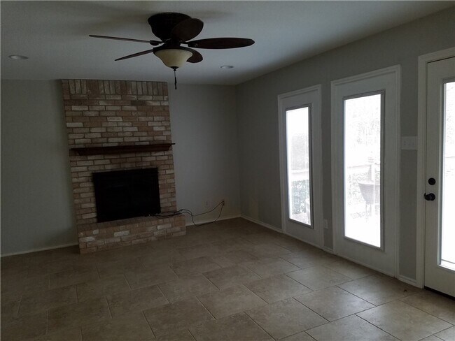 Building Photo - 1624 Scenic Loop