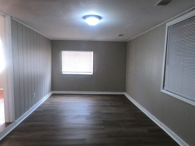 Building Photo - Newly Renovated Home In Frayser