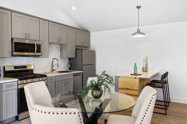 Building Photo - 27406 Senna Ct