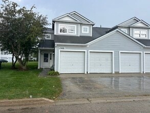 Building Photo - 1308 Jenna Dr