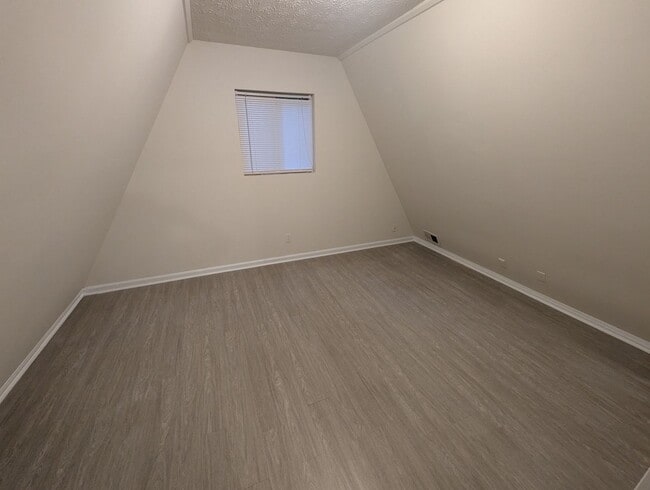Building Photo - Pet-Friendly 2-bedroom, 1-bath A-Frame Home in the Rustwood Community