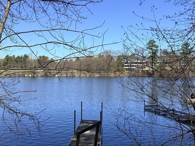 Foto del edificio - 28 Robinhood Rd