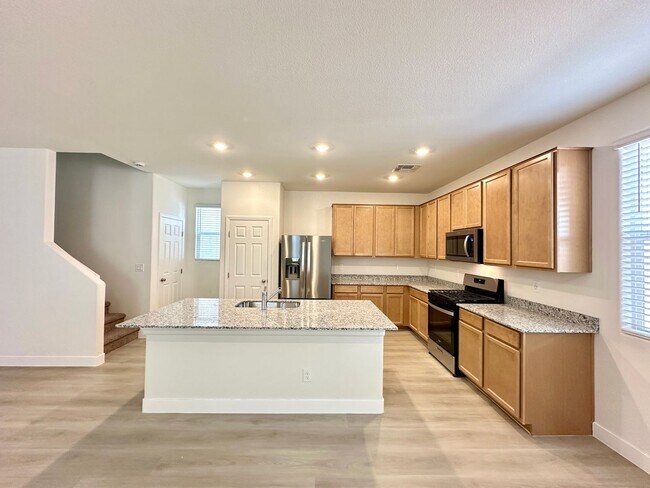 Building Photo - Saguaro North