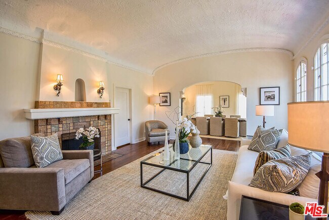 Foto del edificio - 239 S Orange Dr