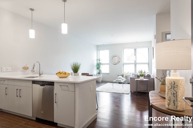 Building Photo - 20 Webster St