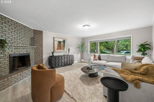 Foto del edificio - Updated renovations 3BD 2BA 1,050SQ FT in Lake Oswego