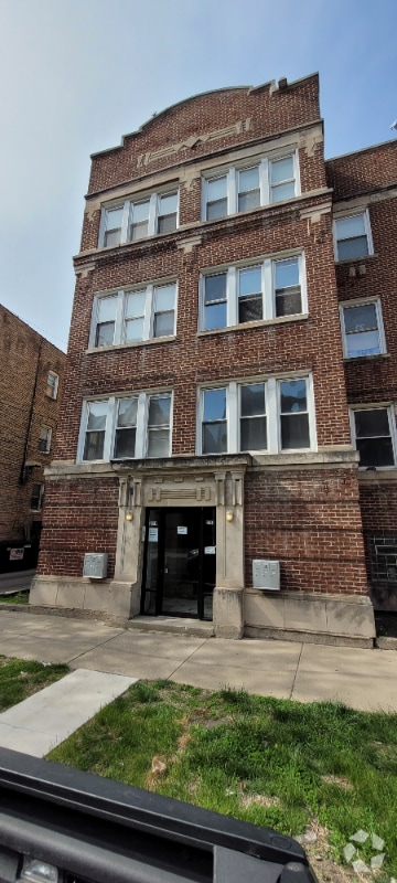 Building Photo - 6750 S Merrill Ave