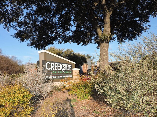 Logotipo de la propiedad - Creekside on the Green