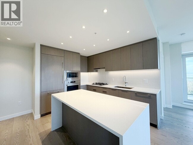 Building Photo - 6138 Birney Ave