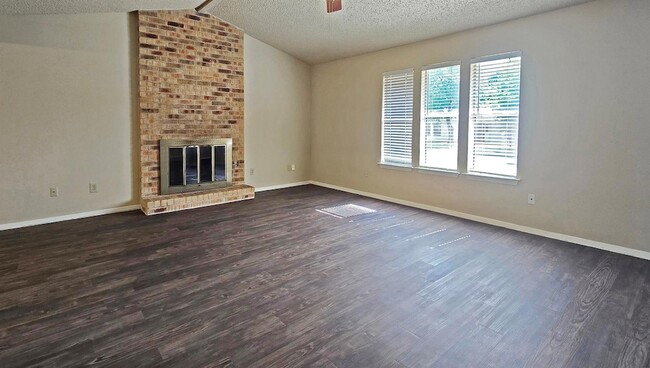 Building Photo - 11904 Hardwood Trail