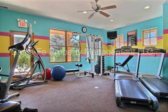 Foto del edificio - 601 W San Mateo Rd