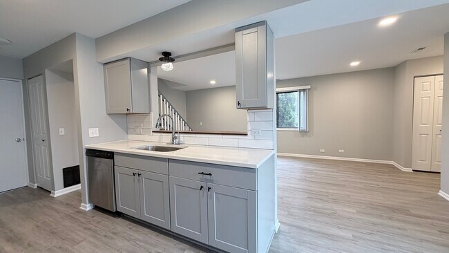 Building Photo - 721 Sunfish Point