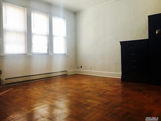 Building Photo - 45-40-45-44 44th St