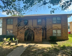 Building Photo - 103 SW 20th St
