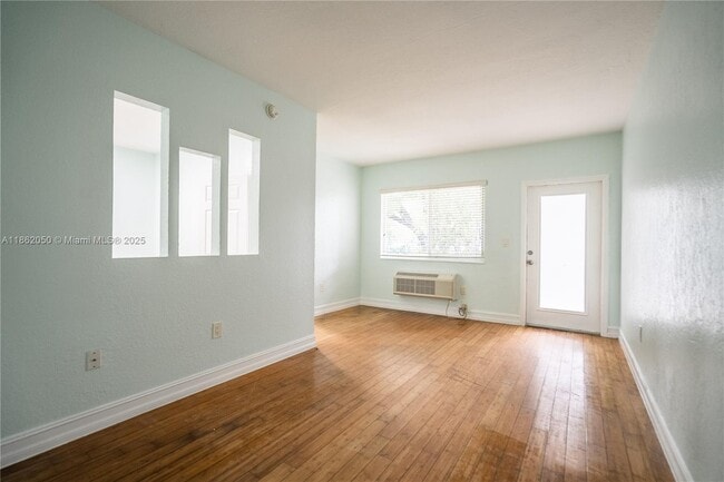 Building Photo - 7301 Carlyle Ave