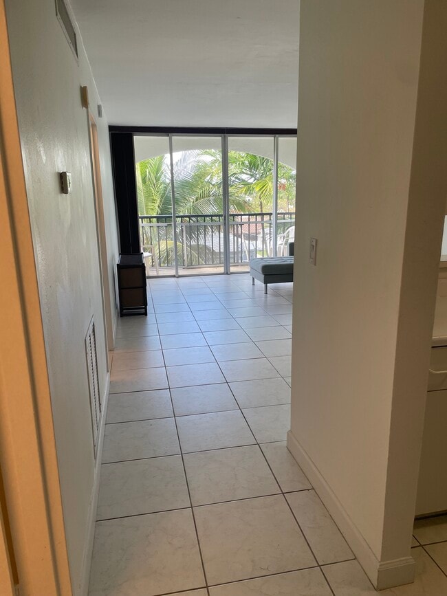 Foto del edificio - 2160 SW 16th Ave