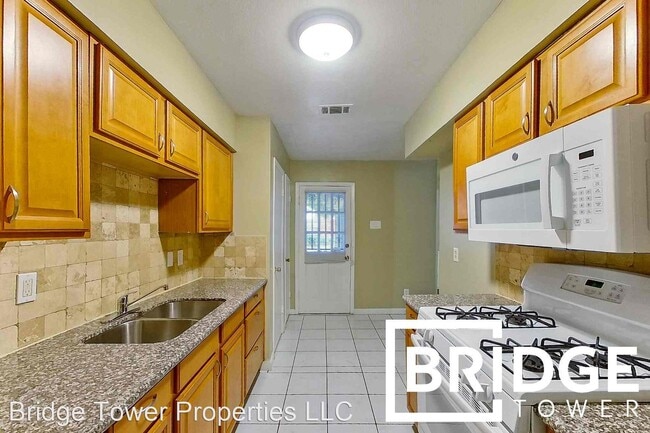 Building Photo - 3 br, 2 bath House - 215 Oriole Boulevard