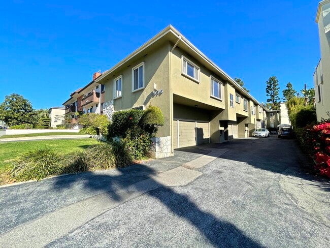 Building Photo - 1676 Manning Ave