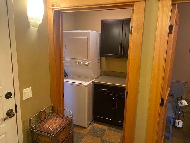 Foto del edificio - 2 bedroom Whitefish Condo with views and walking distance to City Beach!