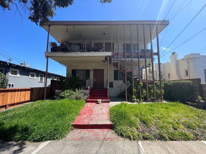 Foto principal - 2 Bedroom Unit for rent in Berkeley!