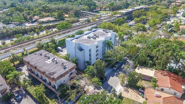 Foto del edificio - 3011 SW 1st Ave