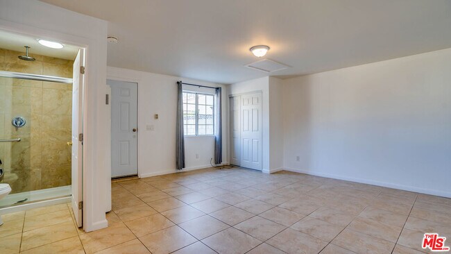 Foto del edificio - 1478 W 29th St