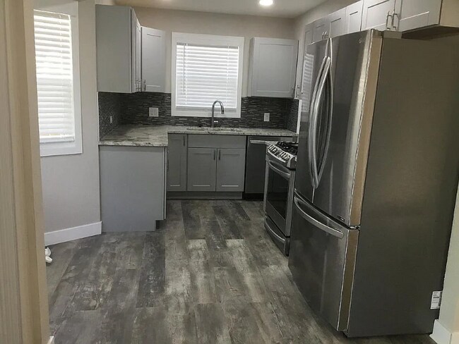 Building Photo - 2540 S High St