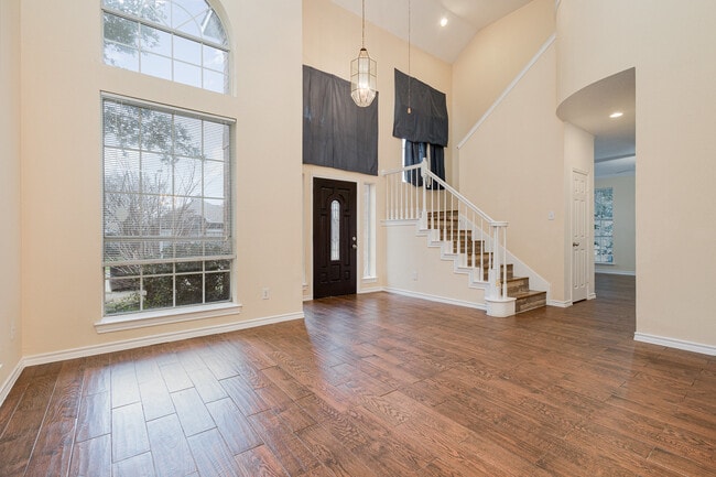 Photo - 704 White Oak St House