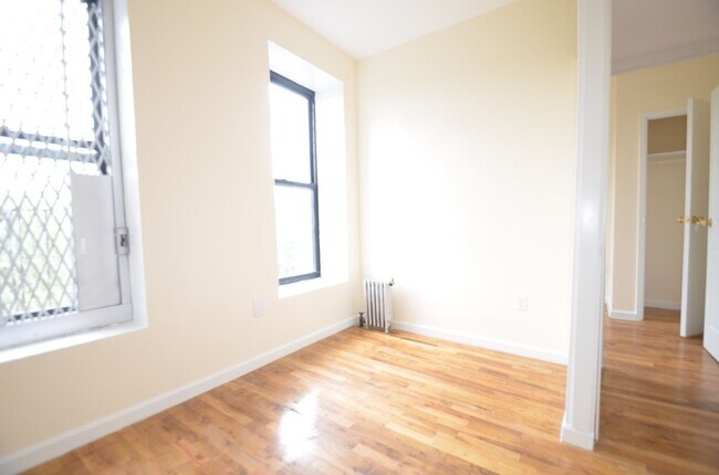 Foto del edificio - 516 W 136th St