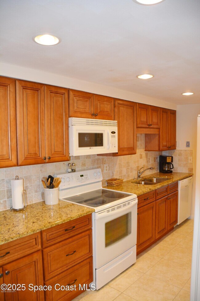 Foto del edificio - 500 Palm Springs Blvd