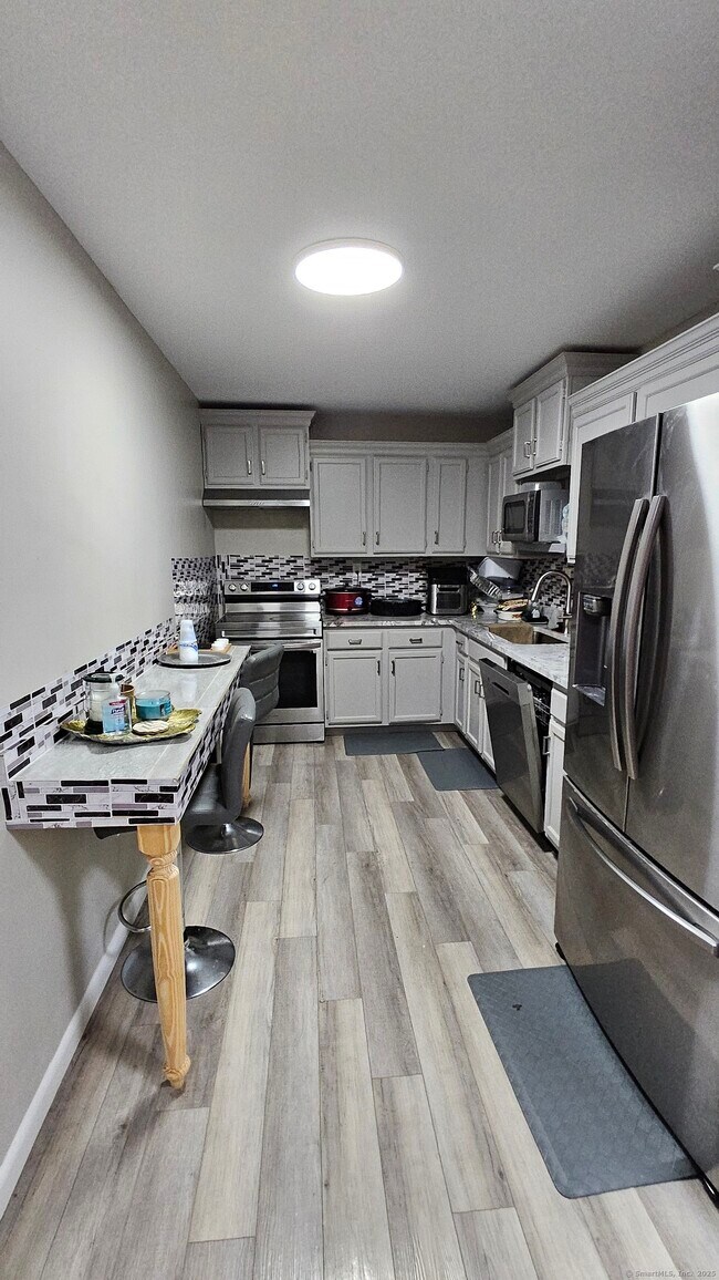 Foto del edificio - 2310 Cromwell Hills Dr