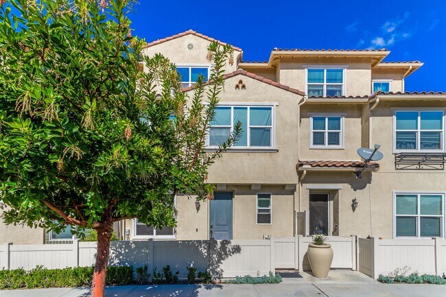 Building Photo - Beautiful 4 Bed 3.5 Bath Home in Great Sch...