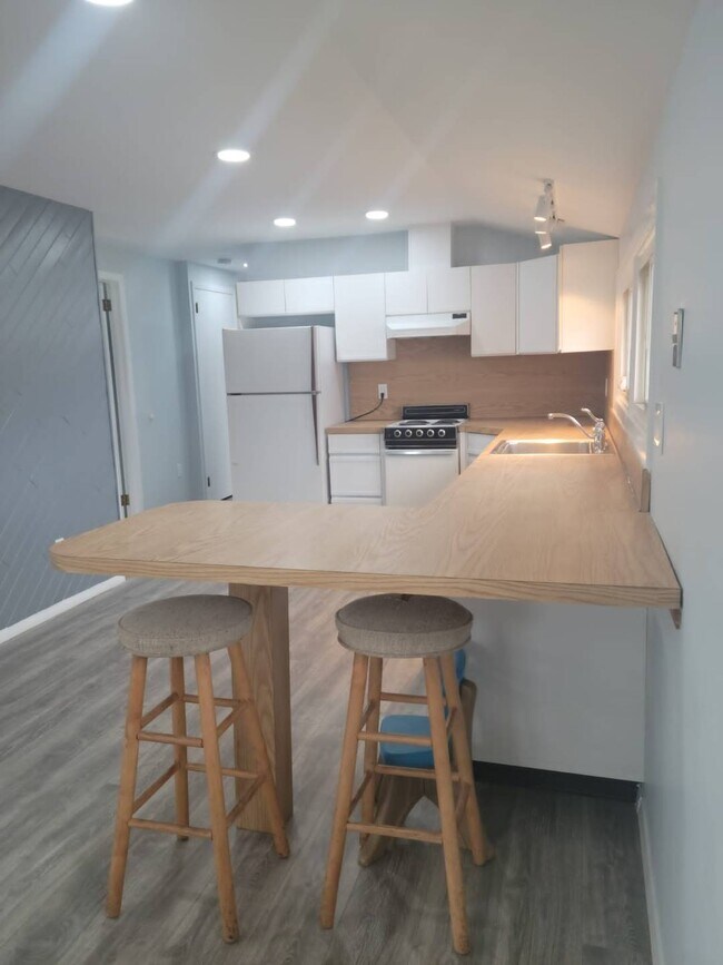Foto del edificio - 8 Hardy Ln