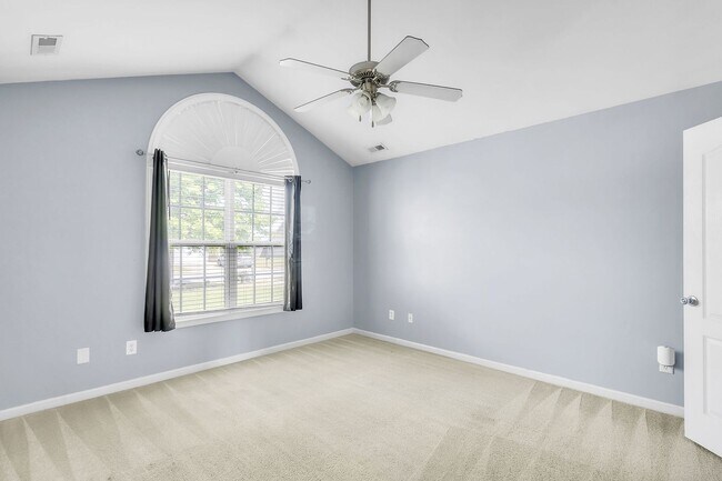 Building Photo - Follow the Yellow brick Road to 4906