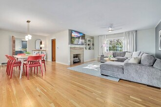 Building Photo - 578 N Sequoyah Dr
