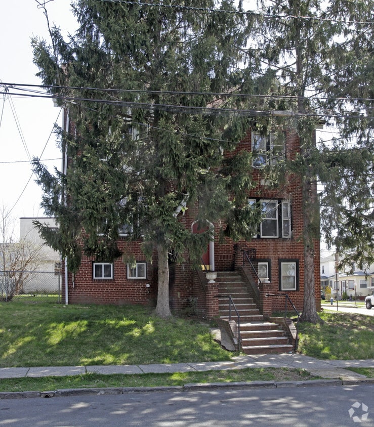 Building Photo - 282 Nesbit Ter