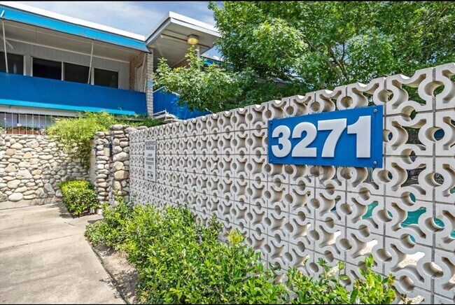 Foto del edificio - 3271 Sul Ross St